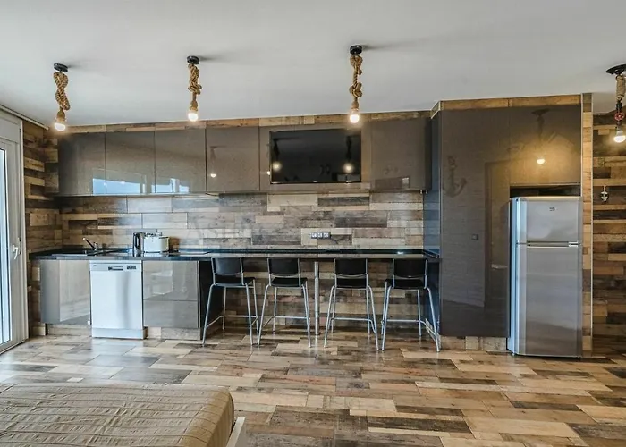 美洲船长公寓 *